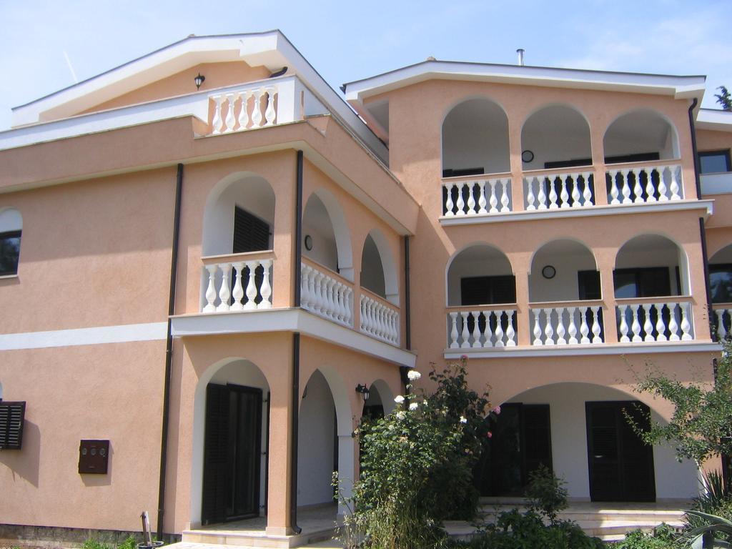 Sun Palace Residence Premantura Luaran gambar
