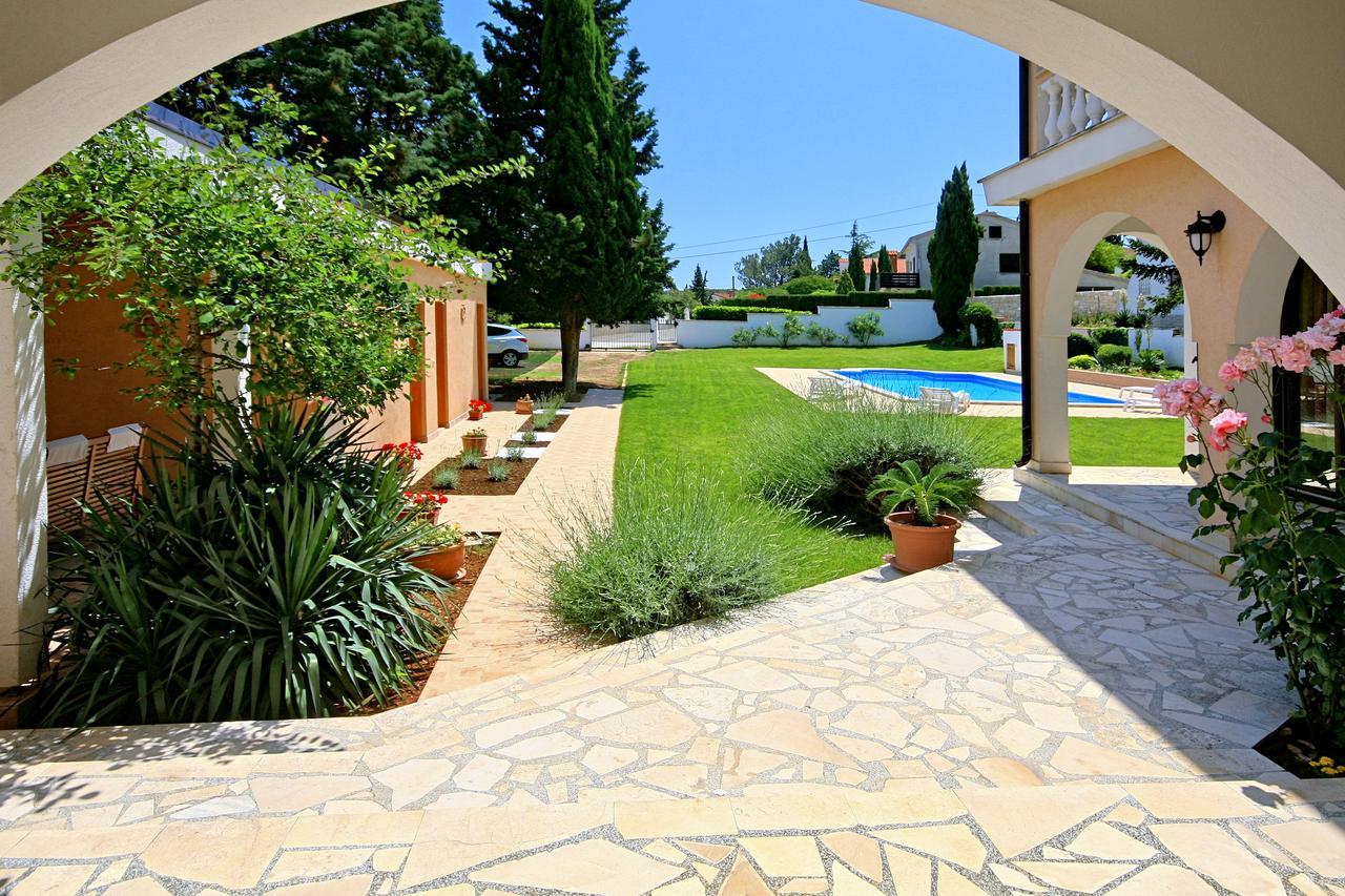 Sun Palace Residence Premantura Luaran gambar